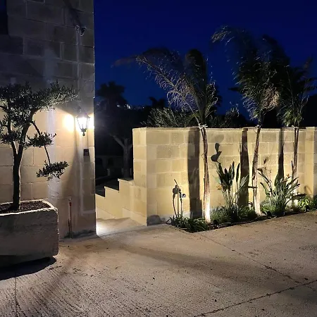 Detached With Private Pool Surrounded By Nature Lodge *
