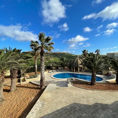Detached With Private Pool Surrounded By Nature Lodge *