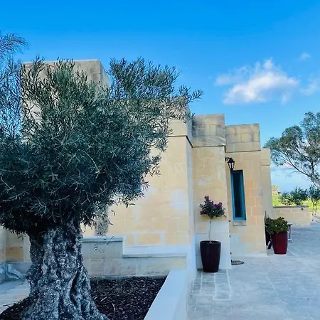 Detached With Private Pool Surrounded By Nature *